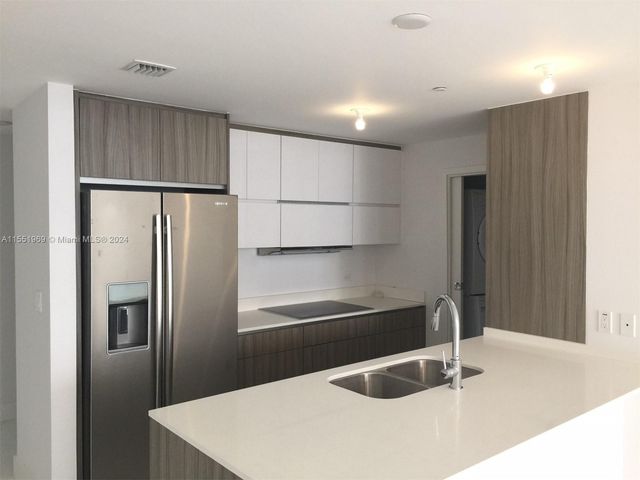 600 NE 27 ST 2304, Miami, FL 33137