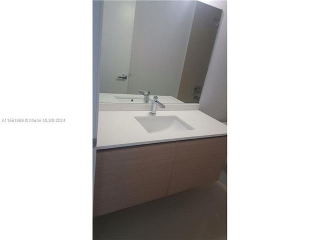 600 NE 27 ST 2304, Miami, FL 33137