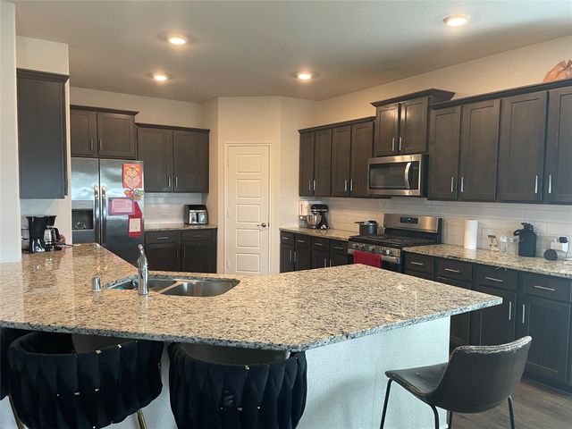 564 Declaration Way, Fate, TX 75189