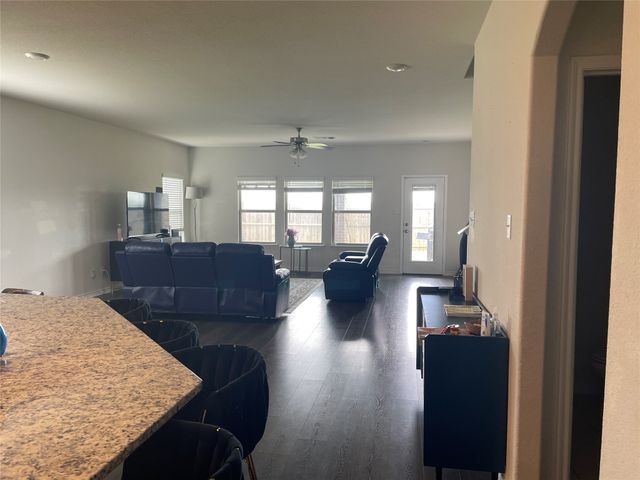 564 Declaration Way, Fate, TX 75189