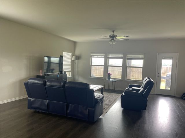 564 Declaration Way, Fate, TX 75189