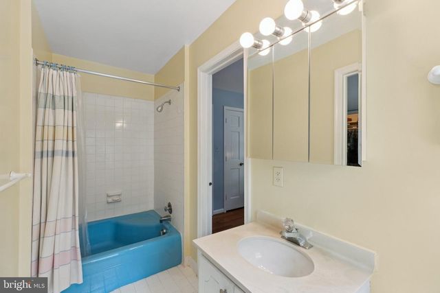 7605 HACKAMORE DR, Potomac, MD 20854