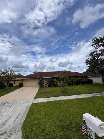 1800 Wisteria Street, Wellington, FL 33414