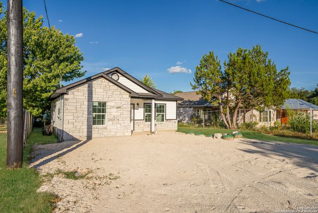 1032 BLUERIDGE DR, Canyon Lake, TX 78133