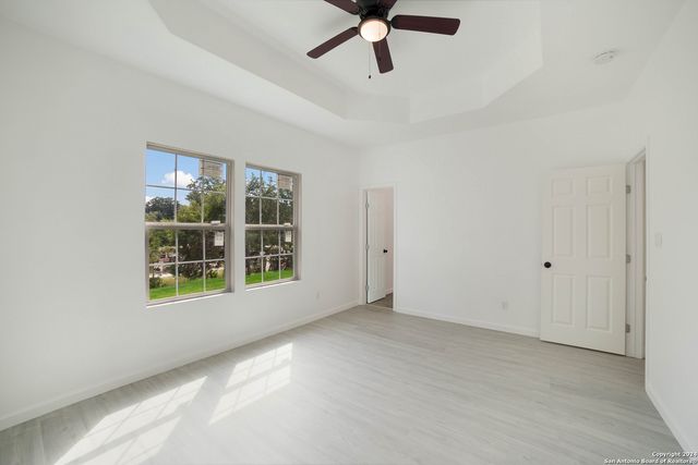 1032 BLUERIDGE DR, Canyon Lake, TX 78133