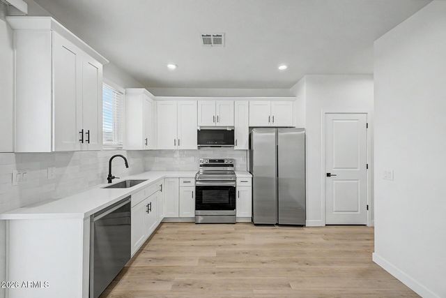 141 W Latona Road, Phoenix, AZ 85041