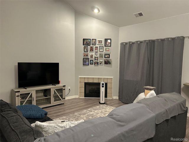 25826 Maritime Circle N 60, Harrison Charter Township, MI 48045