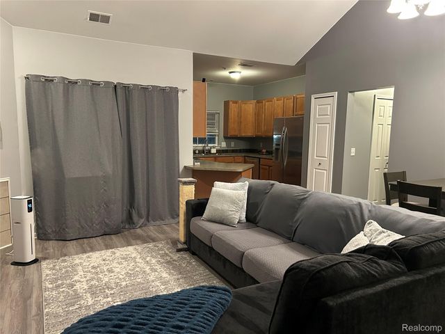 25826 Maritime Circle N 60, Harrison Charter Township, MI 48045