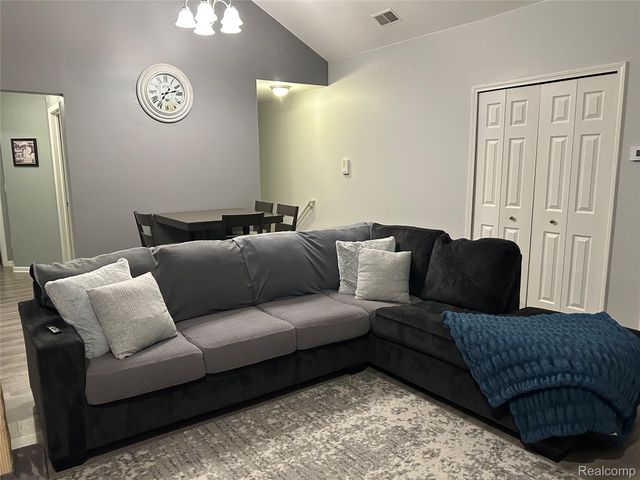 25826 Maritime Circle N 60, Harrison Charter Township, MI 48045