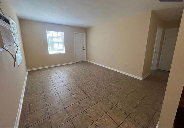 182 W 34th Street 1, Riviera Beach, FL 33404