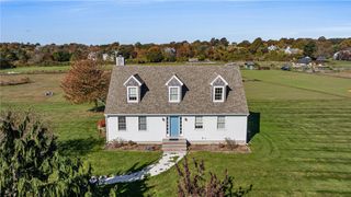 62 Howland Avenue, Middletown, RI 02842