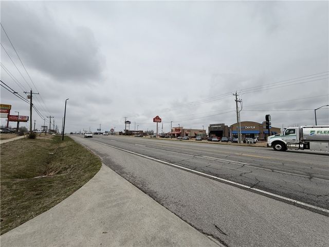 N Simon Sager Avenue, Siloam Springs, AR 72761