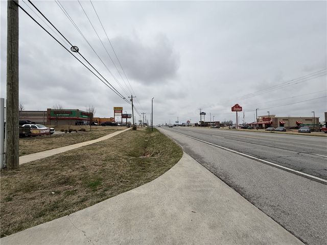 N Simon Sager Avenue, Siloam Springs, AR 72761