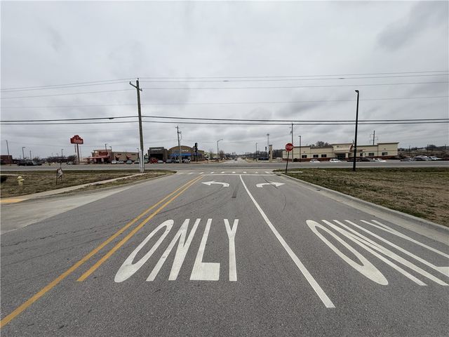 N Simon Sager Avenue, Siloam Springs, AR 72761