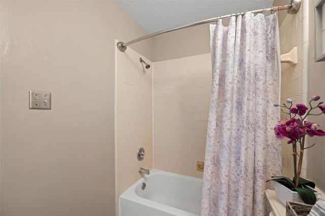 15954 Oak Mountain Drive, Houston, TX 77095