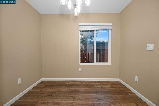 825 Oak Grove Rd 16, Concord, CA 94518