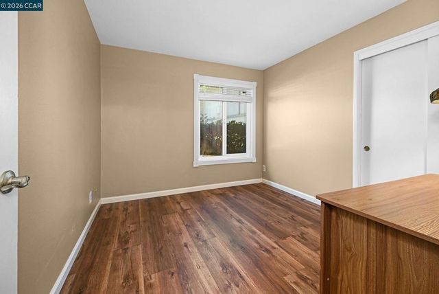 825 Oak Grove Rd 16, Concord, CA 94518