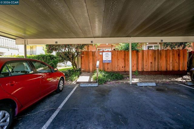 825 Oak Grove Rd 16, Concord, CA 94518