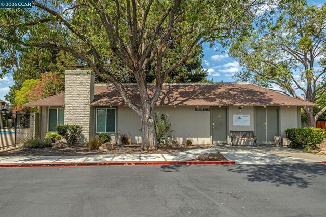 825 Oak Grove Rd 16, Concord, CA 94518