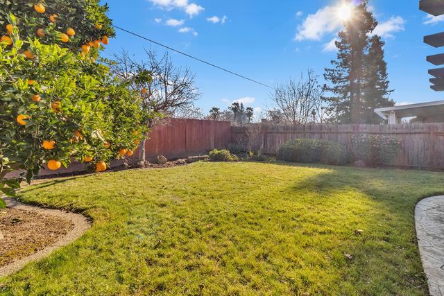 2633 Tierra Grande Cir, Sacramento, CA 95827