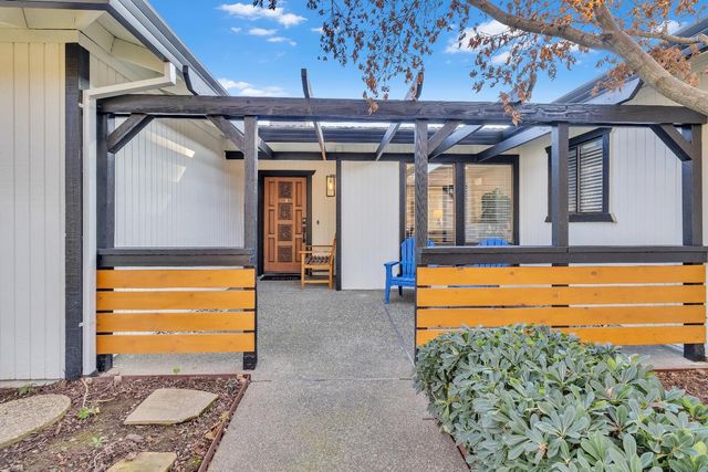 2633 Tierra Grande Cir, Sacramento, CA 95827