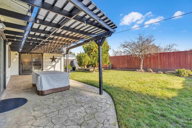 2633 Tierra Grande Cir, Sacramento, CA 95827