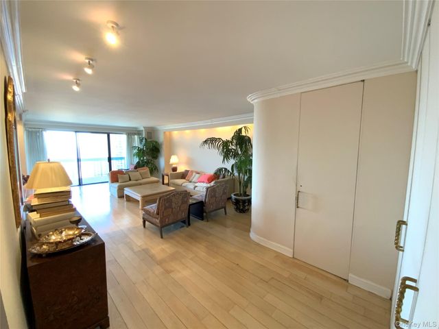 26910 Grand Central Parkway 25H, Floral Park, NY 11005