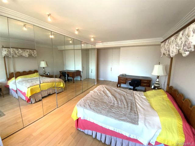 26910 Grand Central Parkway 25H, Floral Park, NY 11005