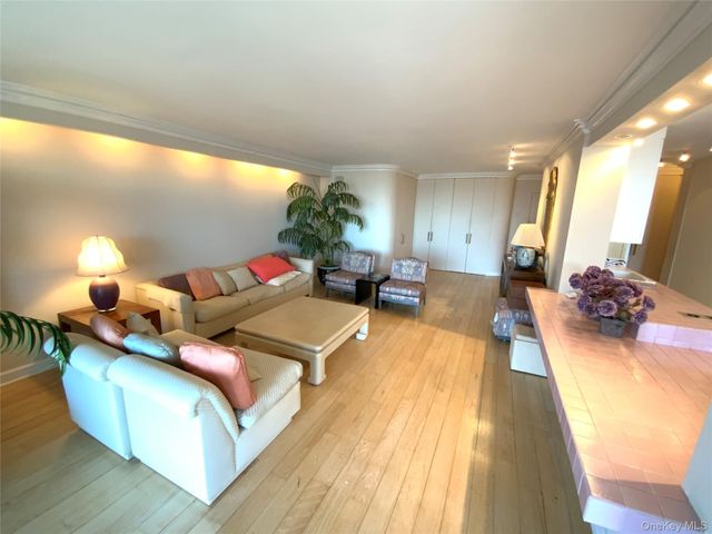 26910 Grand Central Parkway 25H, Floral Park, NY 11005