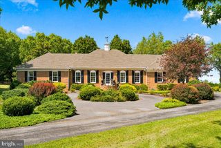 22 CLEAR BACK RD, Front Royal, VA 22630