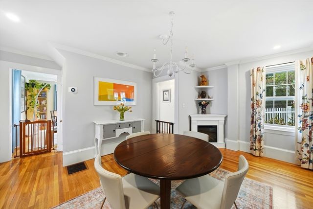 11 Beacon St, Woburn, MA 01801