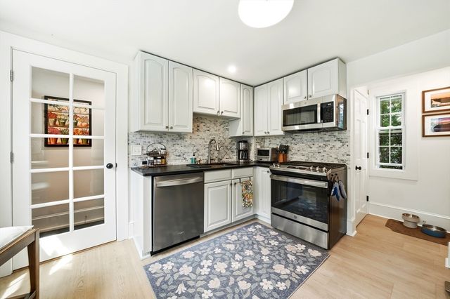11 Beacon St, Woburn, MA 01801
