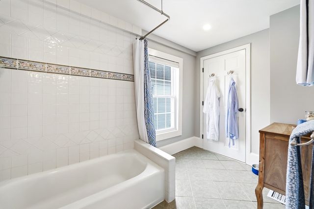 11 Beacon St, Woburn, MA 01801