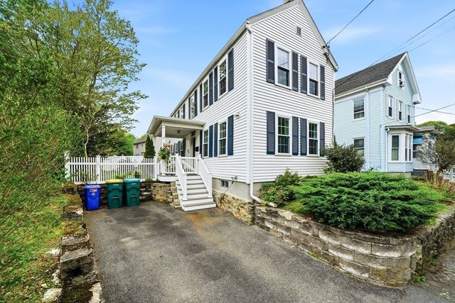 11 Beacon St, Woburn, MA 01801