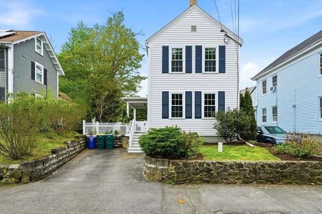 11 Beacon St, Woburn, MA 01801