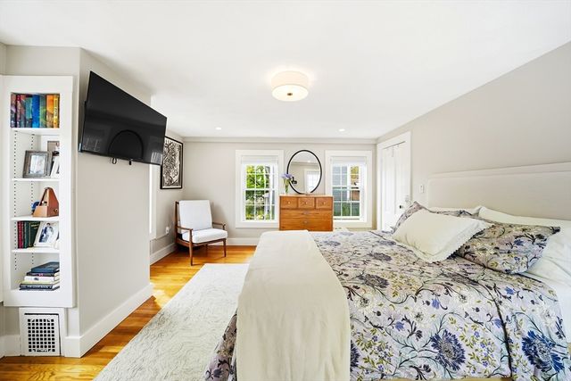 11 Beacon St, Woburn, MA 01801