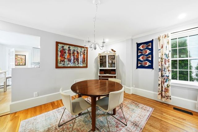 11 Beacon St, Woburn, MA 01801