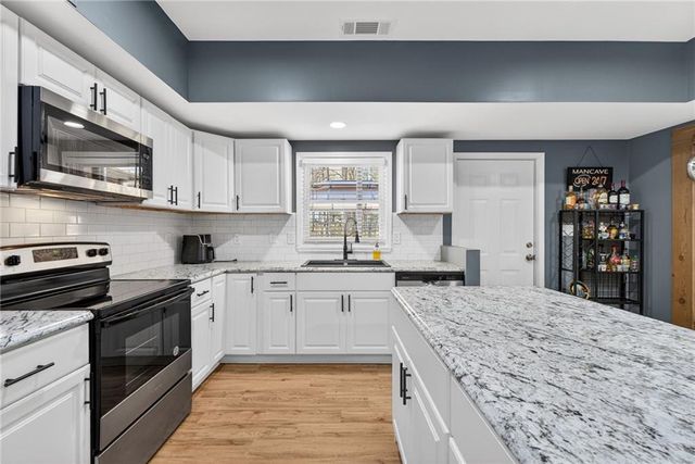 20 Allie Drive, Mcdonough, GA 30252