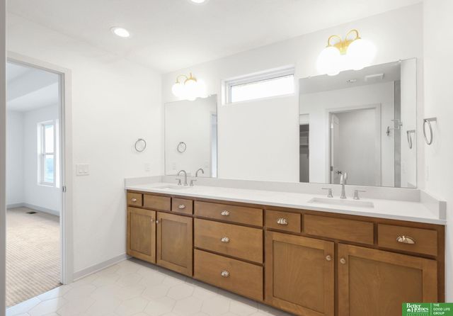 19952 Cinnamon Street, Omaha, NE 68136