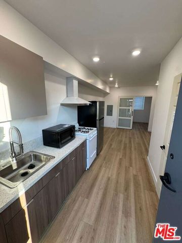 1039 E 28th Street 202, Los Angeles, CA 90011