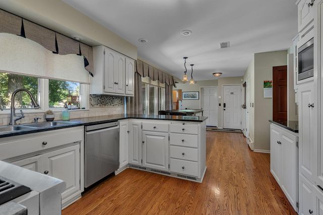 2021 Hillcrest Drive, Saint Cloud, MN 56303