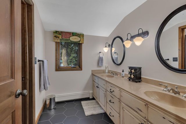 2021 Hillcrest Drive, Saint Cloud, MN 56303