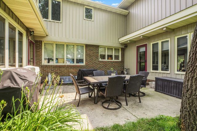 2021 Hillcrest Drive, Saint Cloud, MN 56303