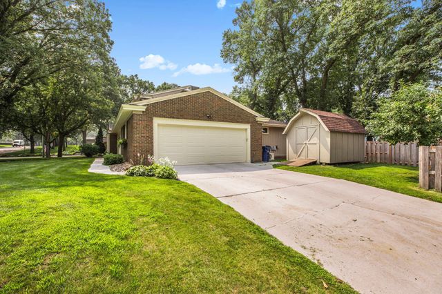 2021 Hillcrest Drive, Saint Cloud, MN 56303