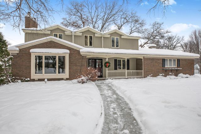2021 Hillcrest Drive, Saint Cloud, MN 56303