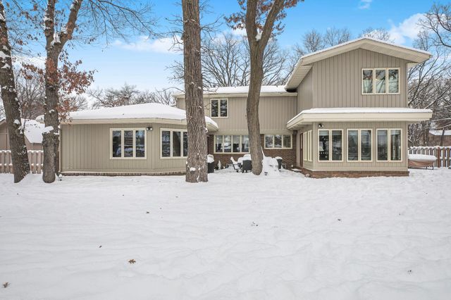 2021 Hillcrest Drive, Saint Cloud, MN 56303