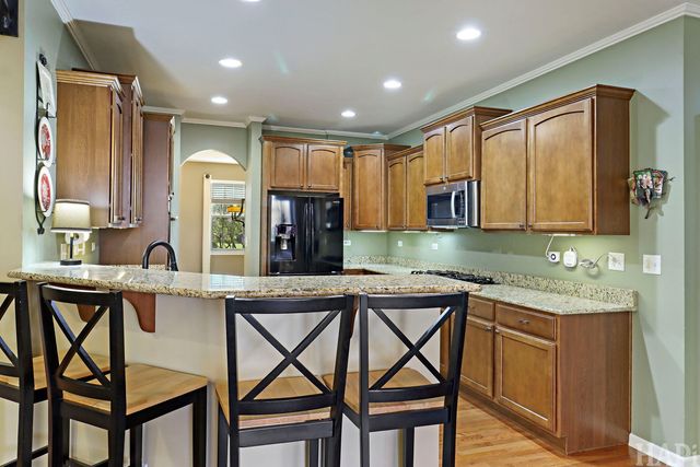 462 E Amberside Drive, Elgin, IL 60124