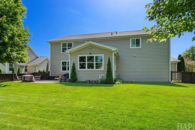 462 E Amberside Drive, Elgin, IL 60124