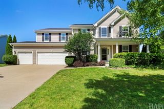 462 E Amberside Drive, Elgin, IL 60124