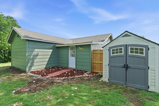 8816 Spaugh Court, White Settlement, TX 76108